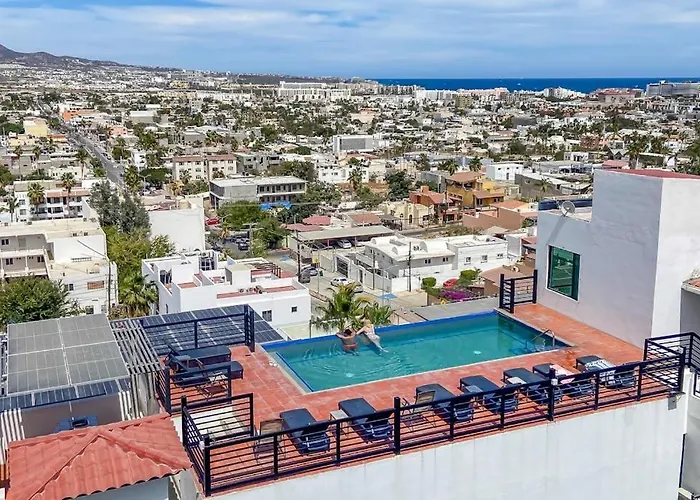 With Ocean-view Rooftop Infinity Pool, Balconies & Ac Ferienhaus *